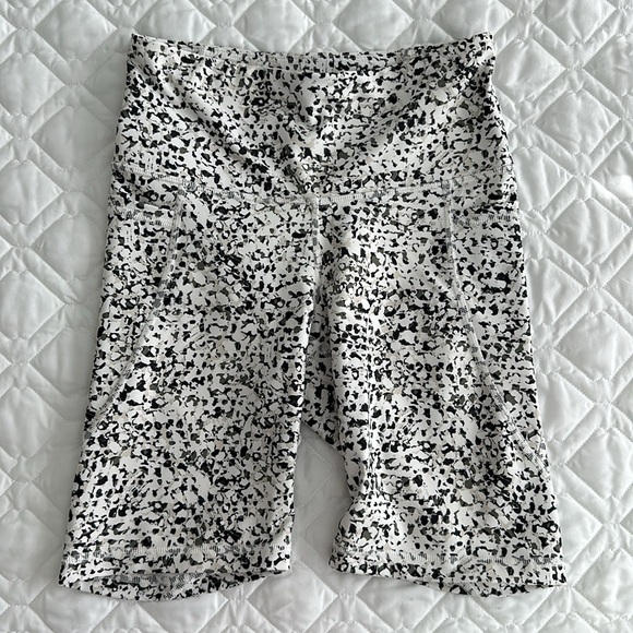 Old Navy Active Biker Shorts - 5 Pairs - Picture 4 of 6
